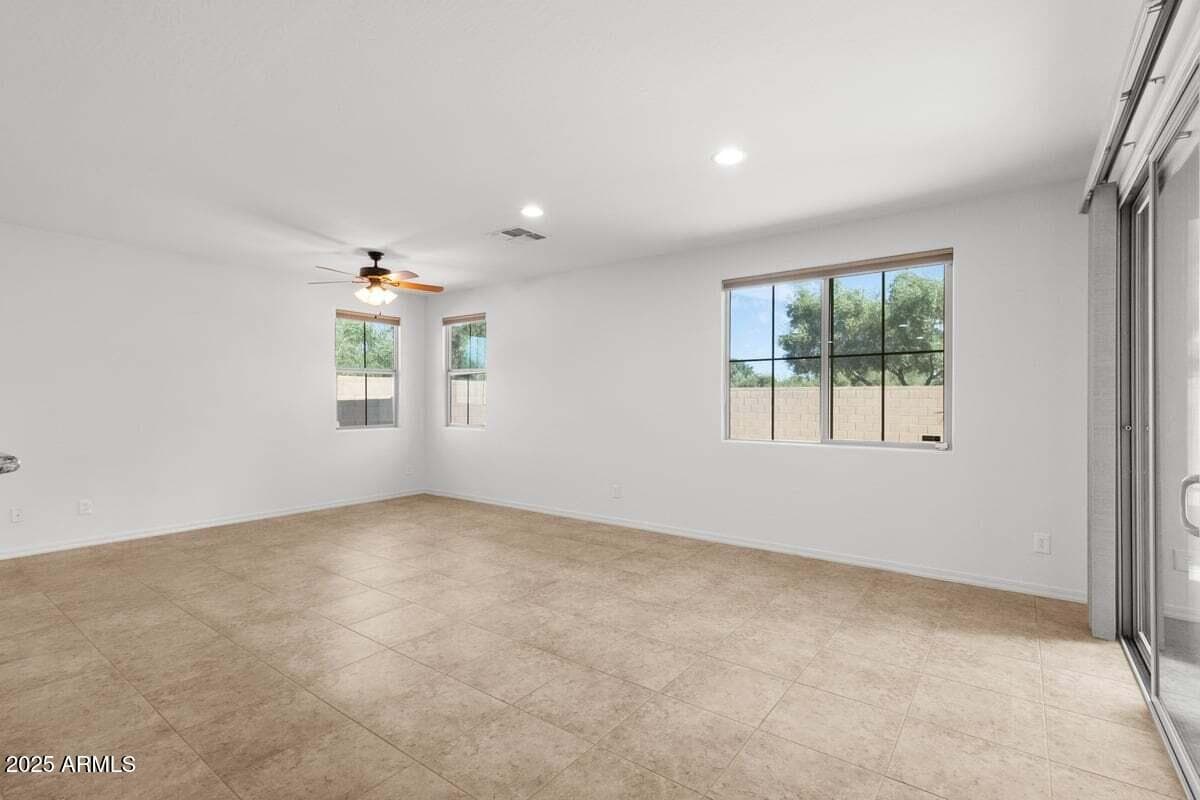 18306 W BECK Lane, Surprise, AZ 85388 — photo 13 of 40