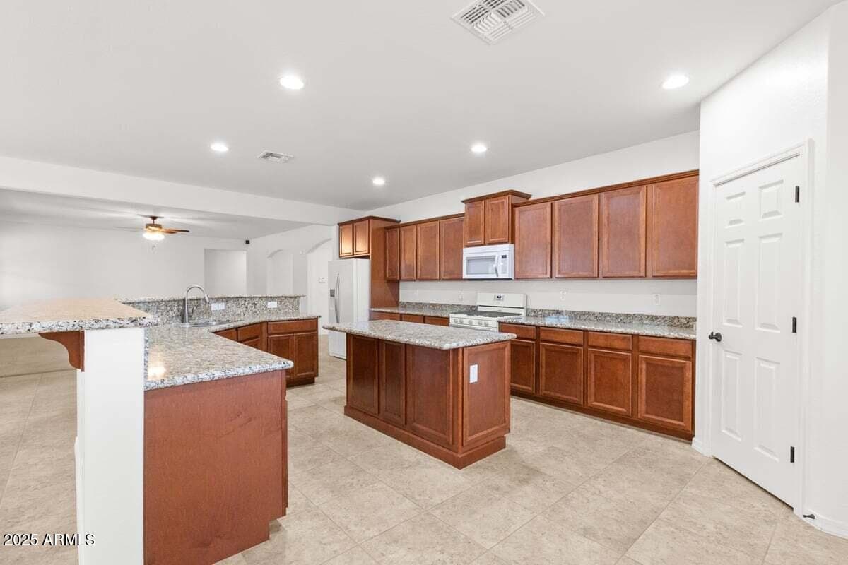 18306 W BECK Lane, Surprise, AZ 85388 — photo 16 of 40