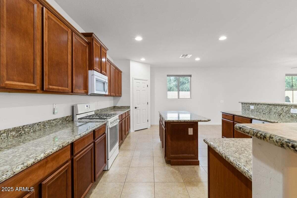 18306 W BECK Lane, Surprise, AZ 85388 — photo 18 of 40
