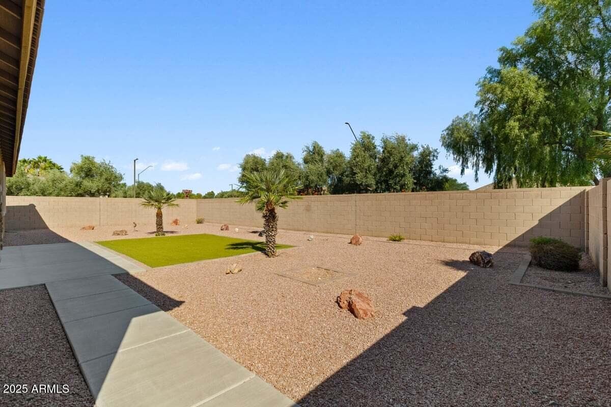 18306 W BECK Lane, Surprise, AZ 85388 — photo 34 of 40