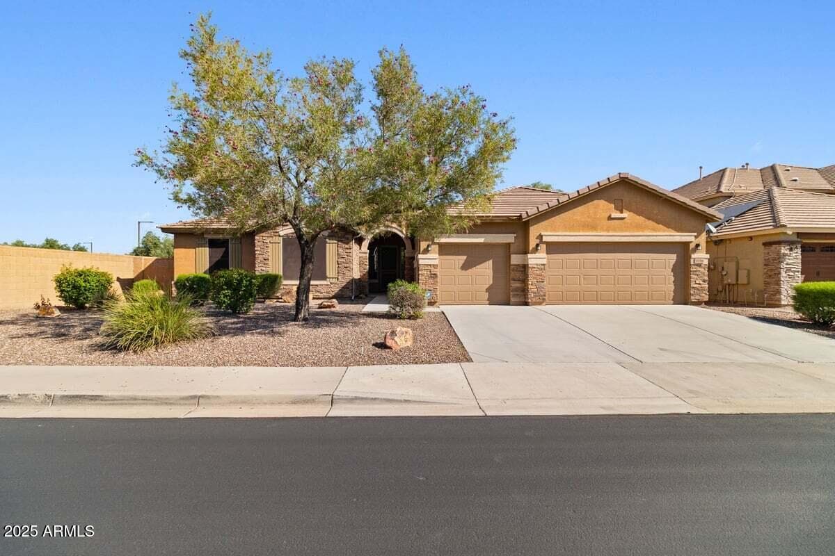 18306 W BECK Lane, Surprise, AZ 85388 — photo 1 of 40