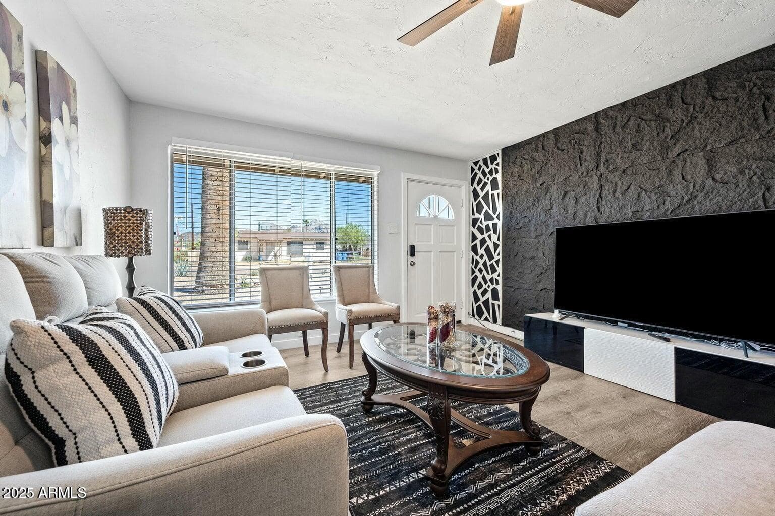 8050 N 11TH Place, Phoenix, AZ 85020 — photo 10 of 20