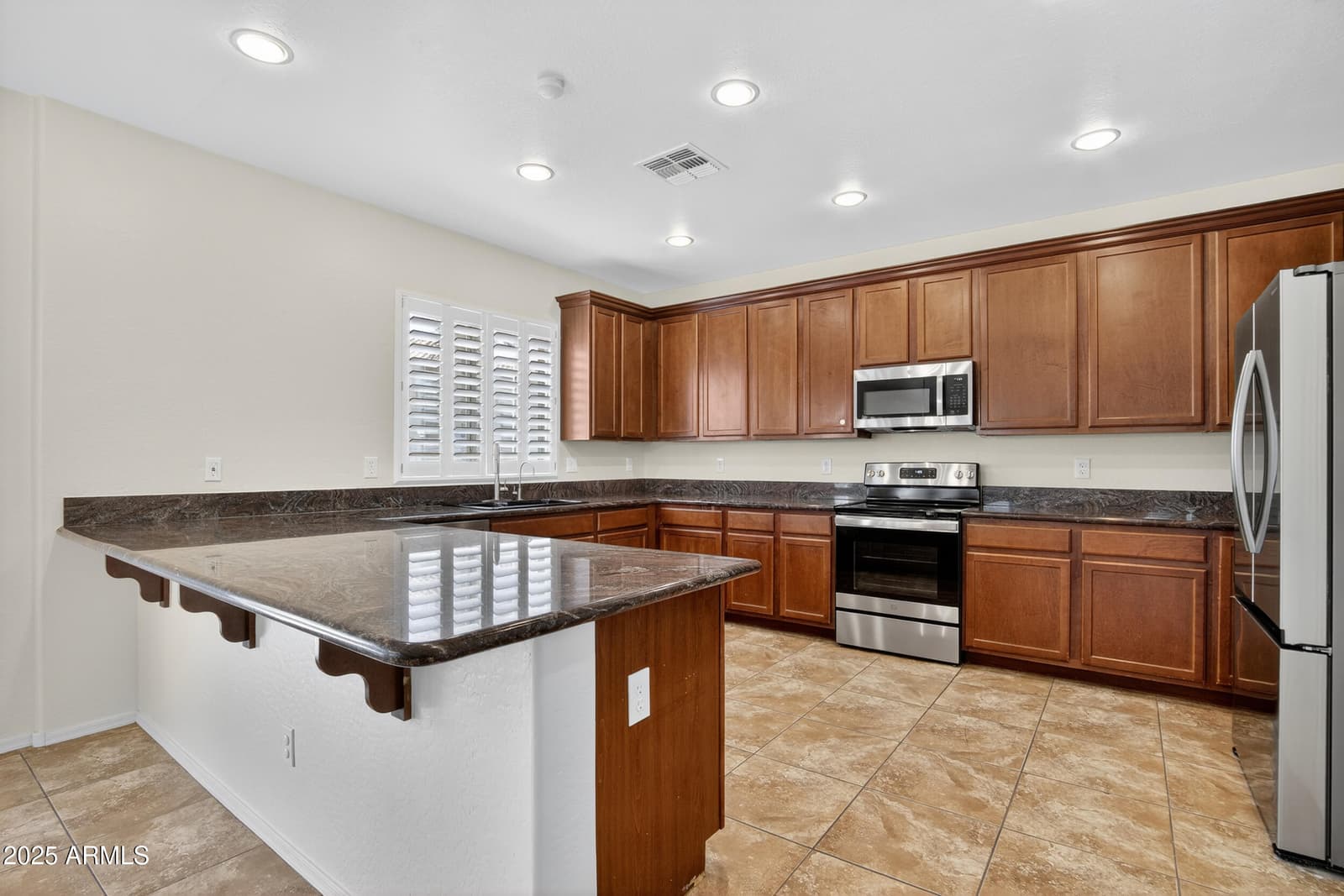 24733 W VISTA NORTE Street, Buckeye, AZ 85326 — photo 11 of 38