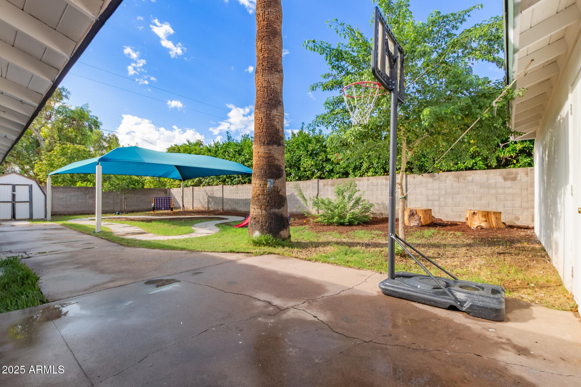 328 E BETHANY HOME Road, Phoenix, AZ 85012 — photo 33 of 35