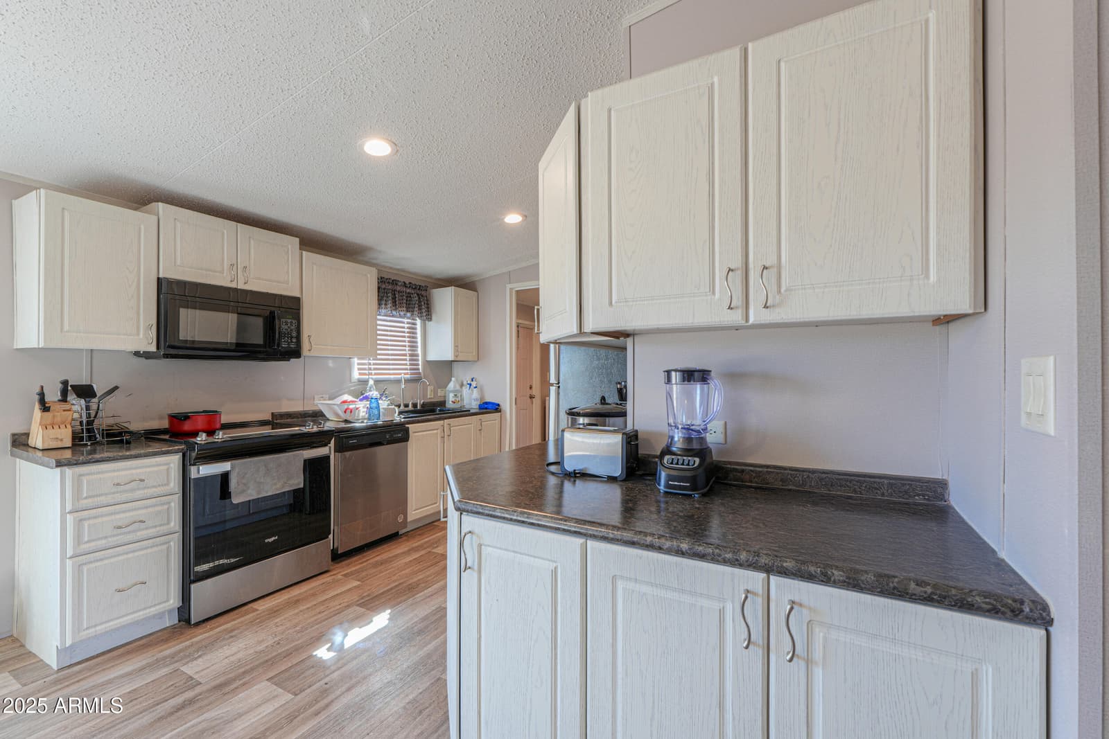 11091 N GARDUNO Road, Maricopa, AZ 85139 — photo 13 of 51