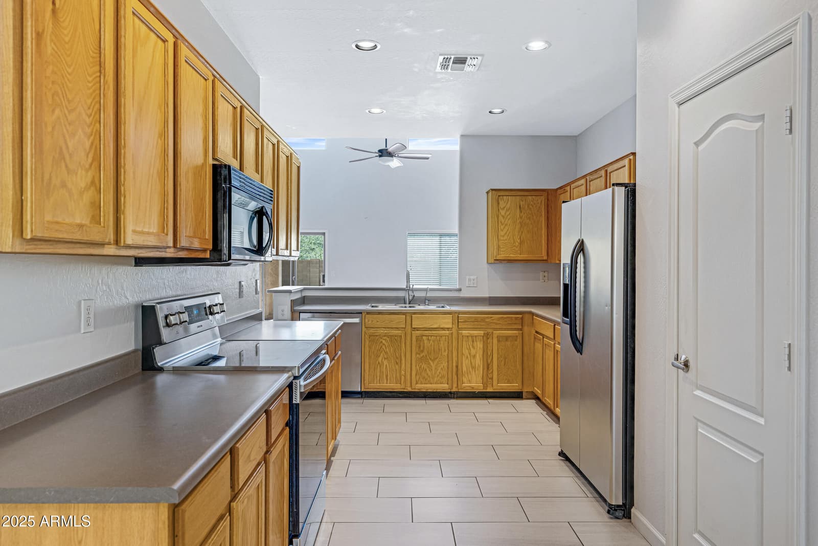 3737 W MEDINAH Way, Anthem, AZ 85086 — photo 9 of 57