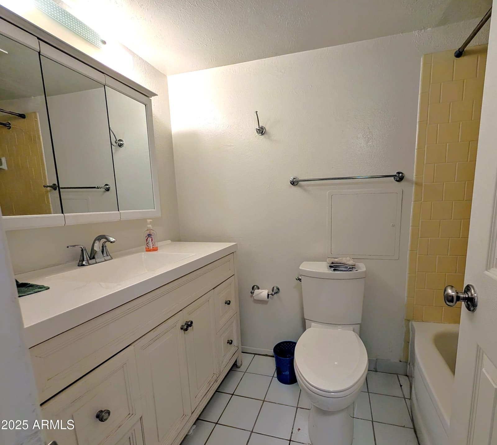 2610 W BERRIDGE Lane 121, Phoenix, AZ 85017 — photo 12 of 18