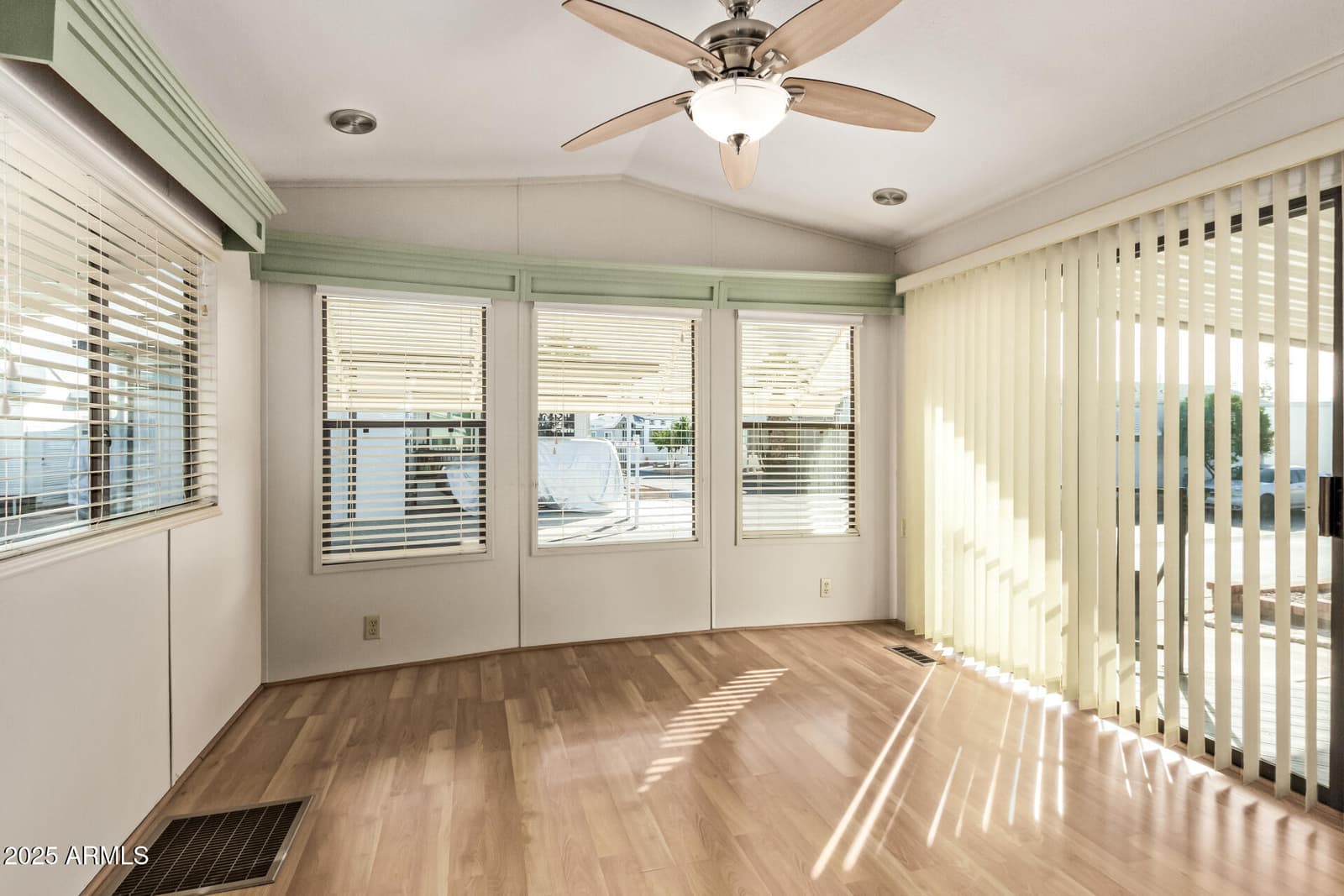 111 S GREENFIELD Road 647, Mesa, AZ 85206 — photo 12 of 29