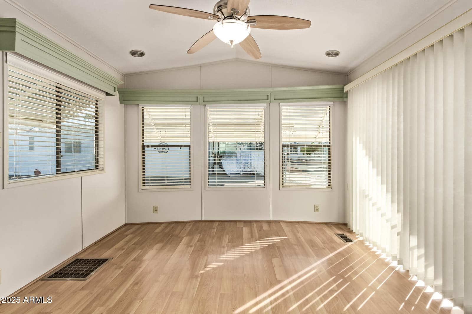 111 S GREENFIELD Road 647, Mesa, AZ 85206 — photo 13 of 29