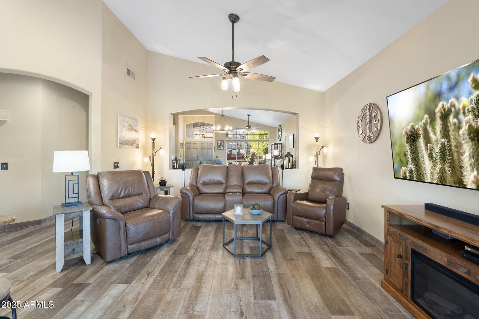 1437 E GLENHAVEN Drive, Phoenix, AZ 85048 — photo 10 of 32