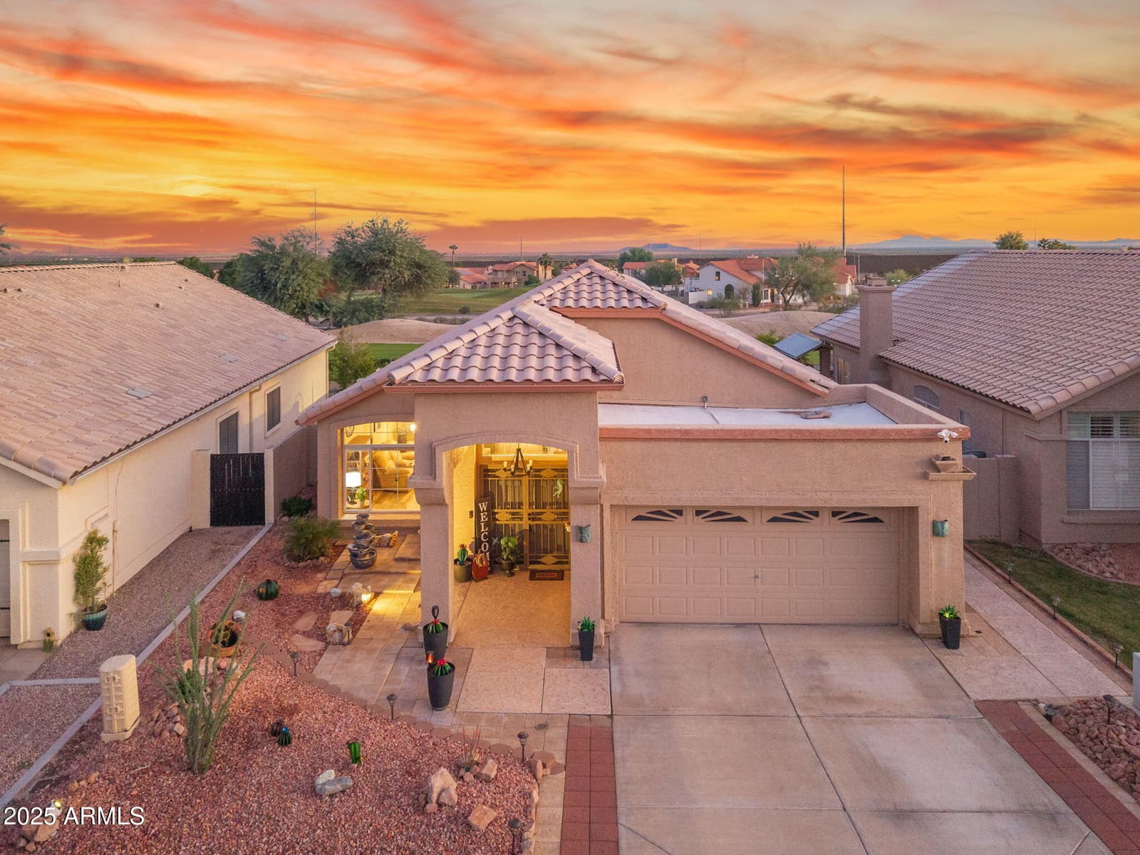 1437 E GLENHAVEN Drive, Phoenix, AZ 85048 — photo 3 of 32