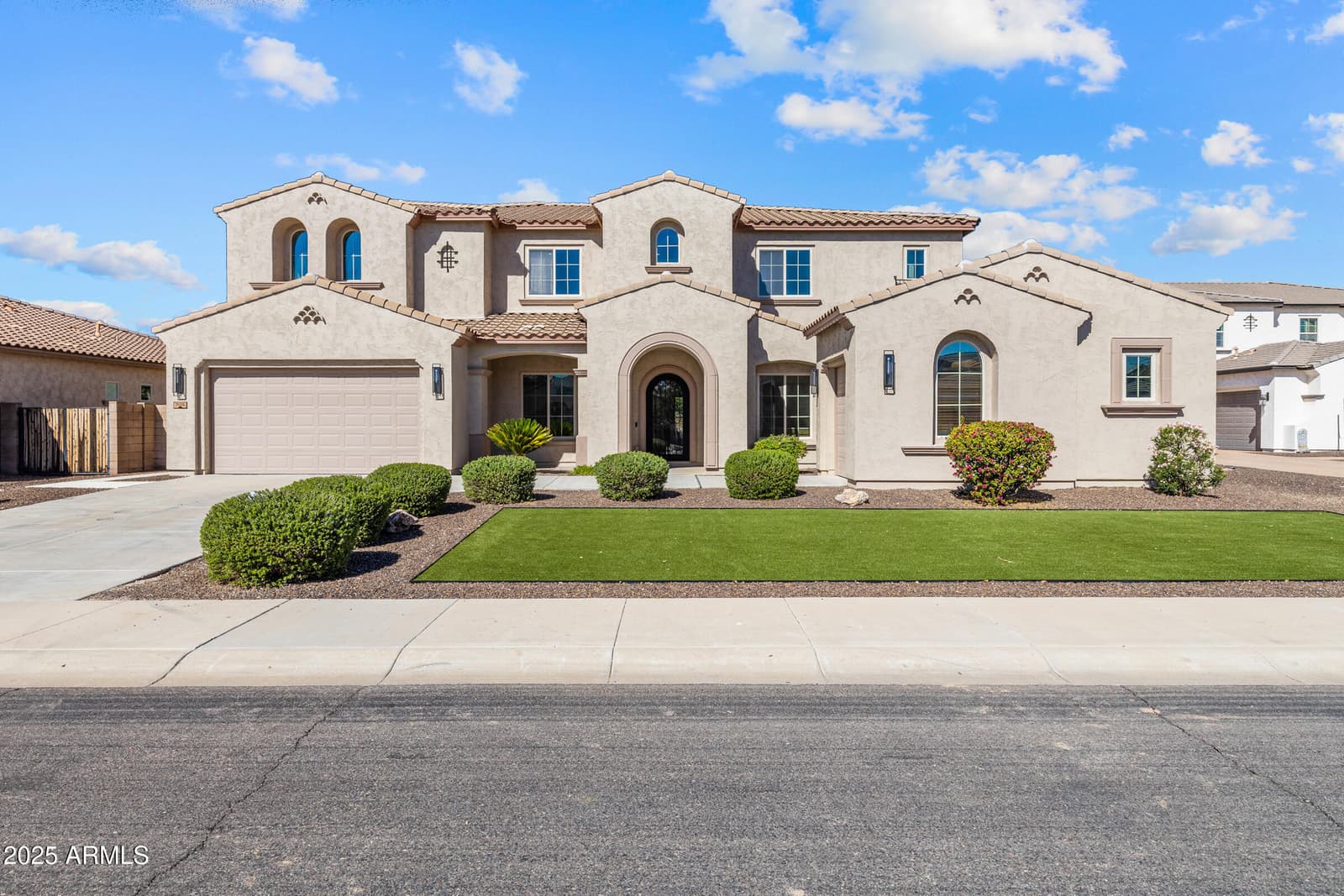 3126 E WILDHORSE Court, Gilbert, AZ 85297 — photo 1 of 91