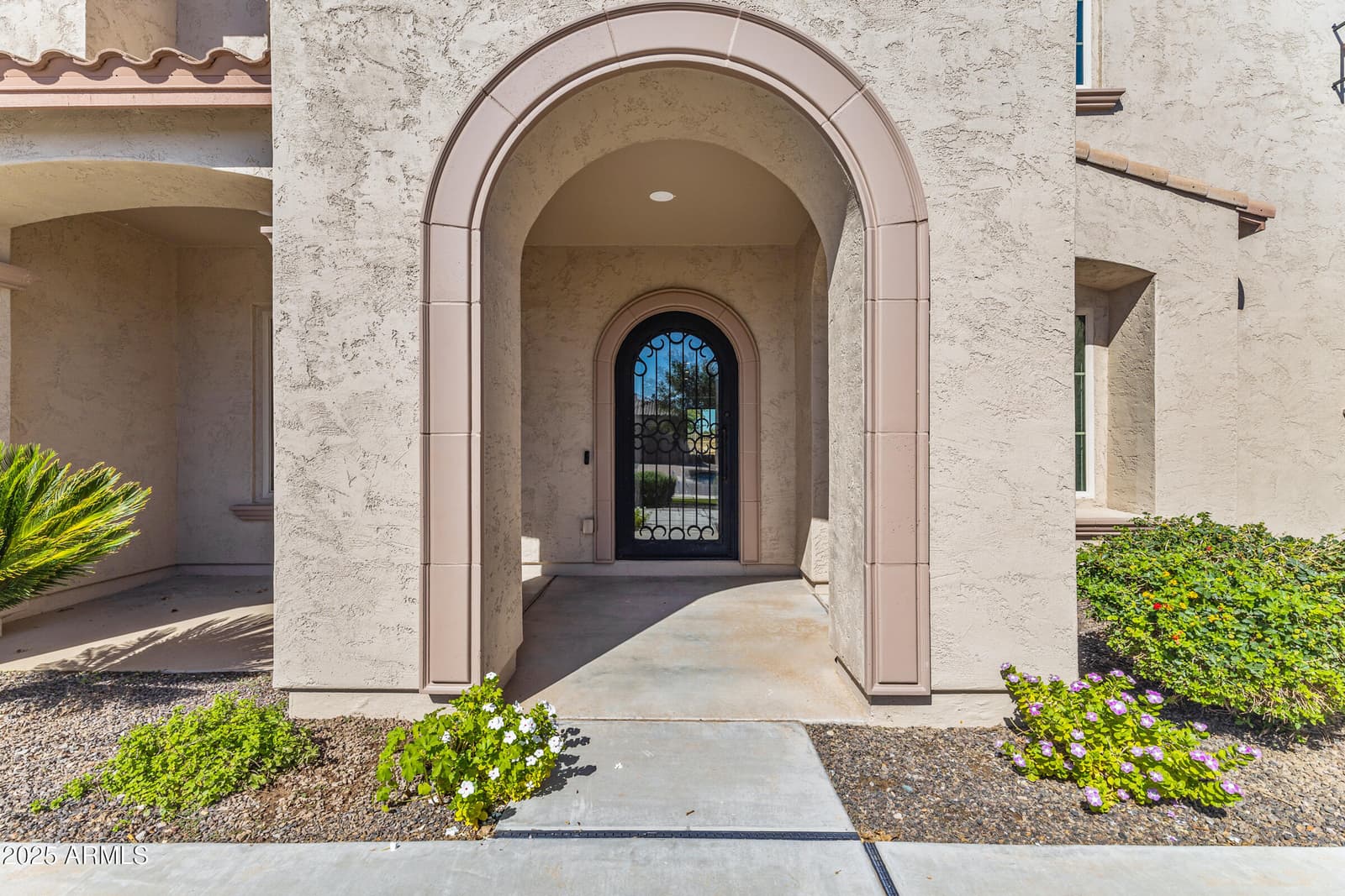 3126 E WILDHORSE Court, Gilbert, AZ 85297 — photo 6 of 91