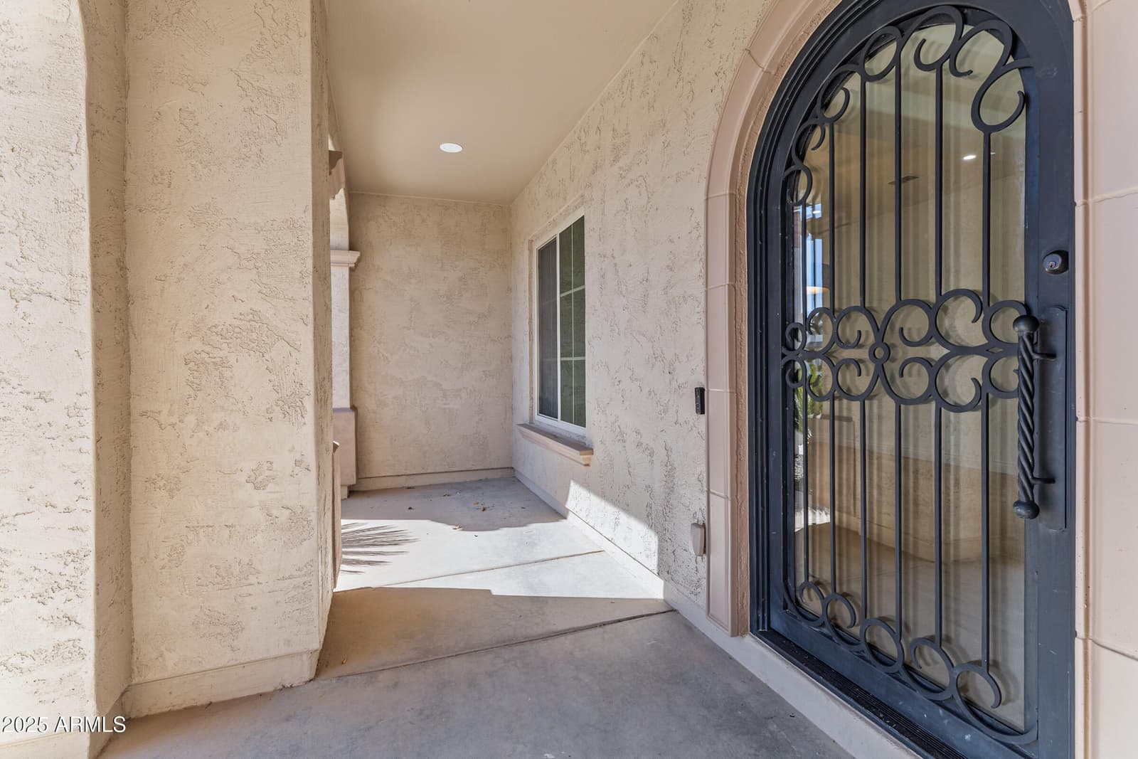 3126 E WILDHORSE Court, Gilbert, AZ 85297 — photo 7 of 91