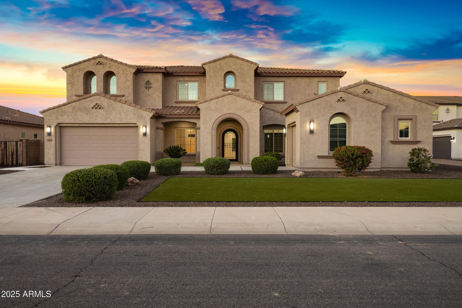 3126 E WILDHORSE Court, Gilbert, AZ 85297 — photo 2 of 91