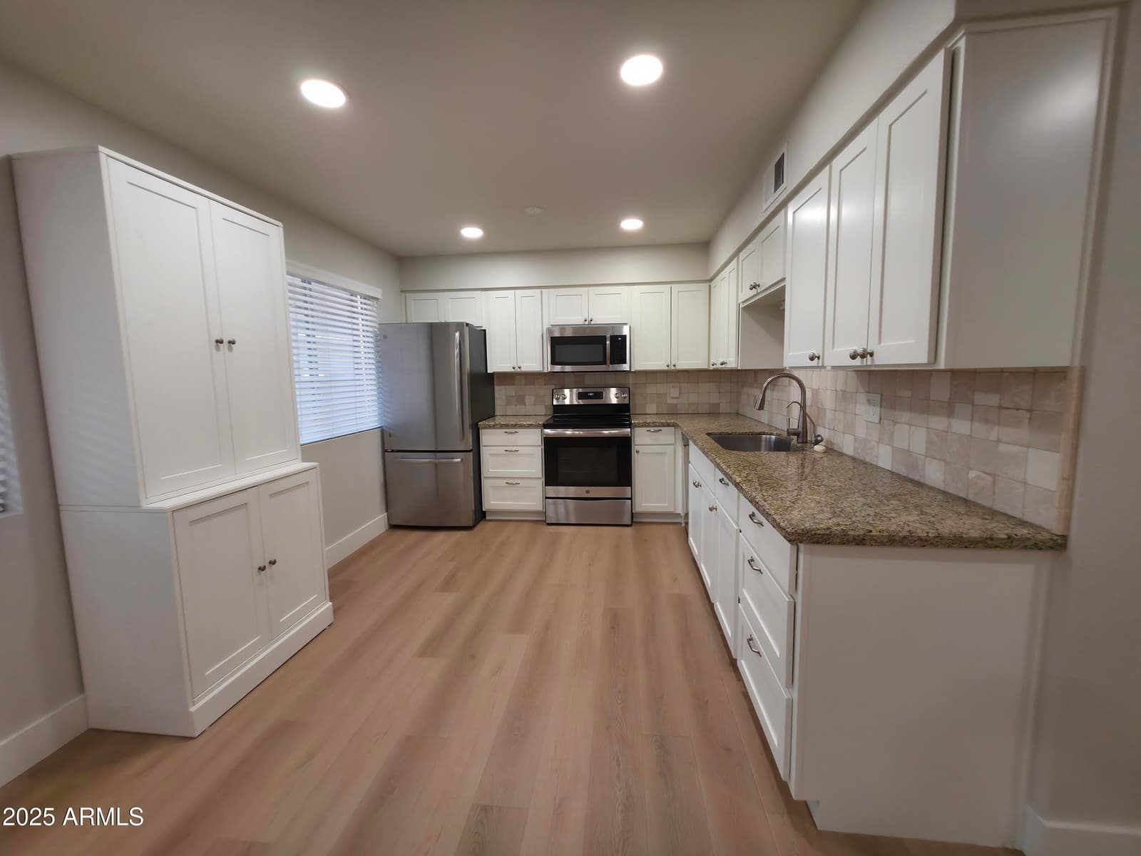 2458 E UNIVERSITY Drive 2, Mesa, AZ 85213 — photo 2 of 13