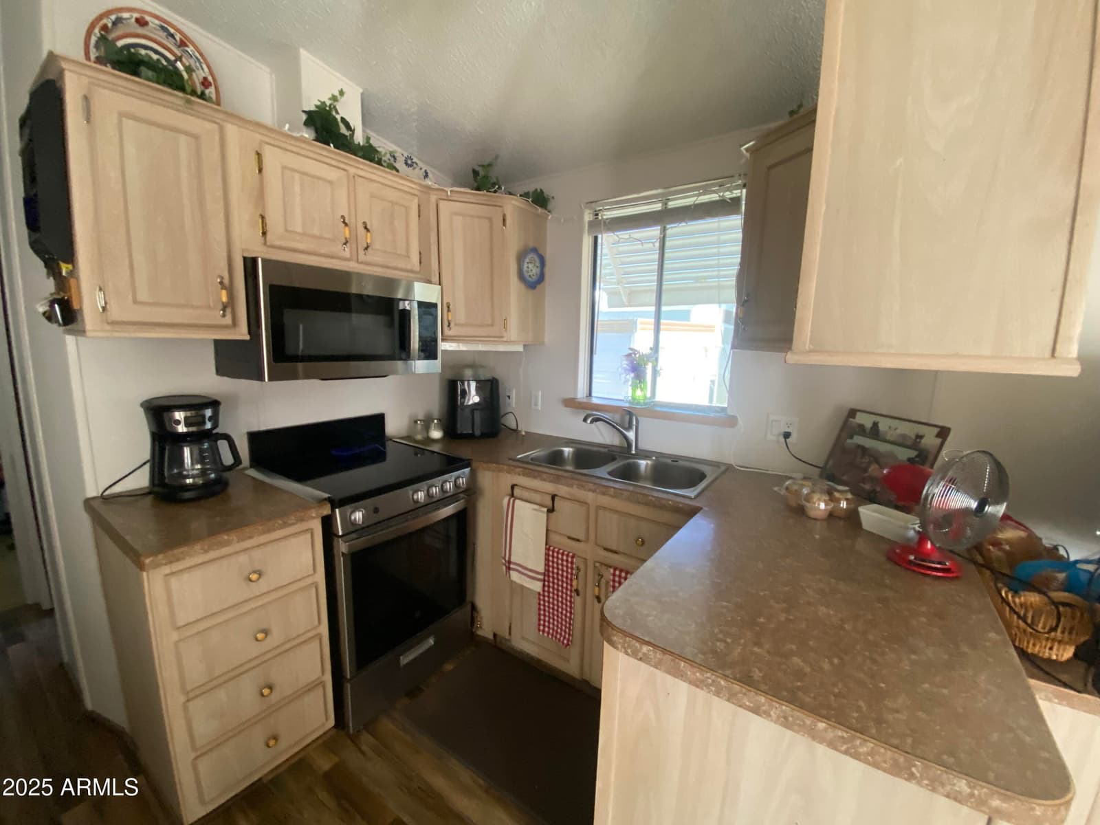 2126 S Dakota Avenue, Apache Junction, AZ 85119 — photo 6 of 45