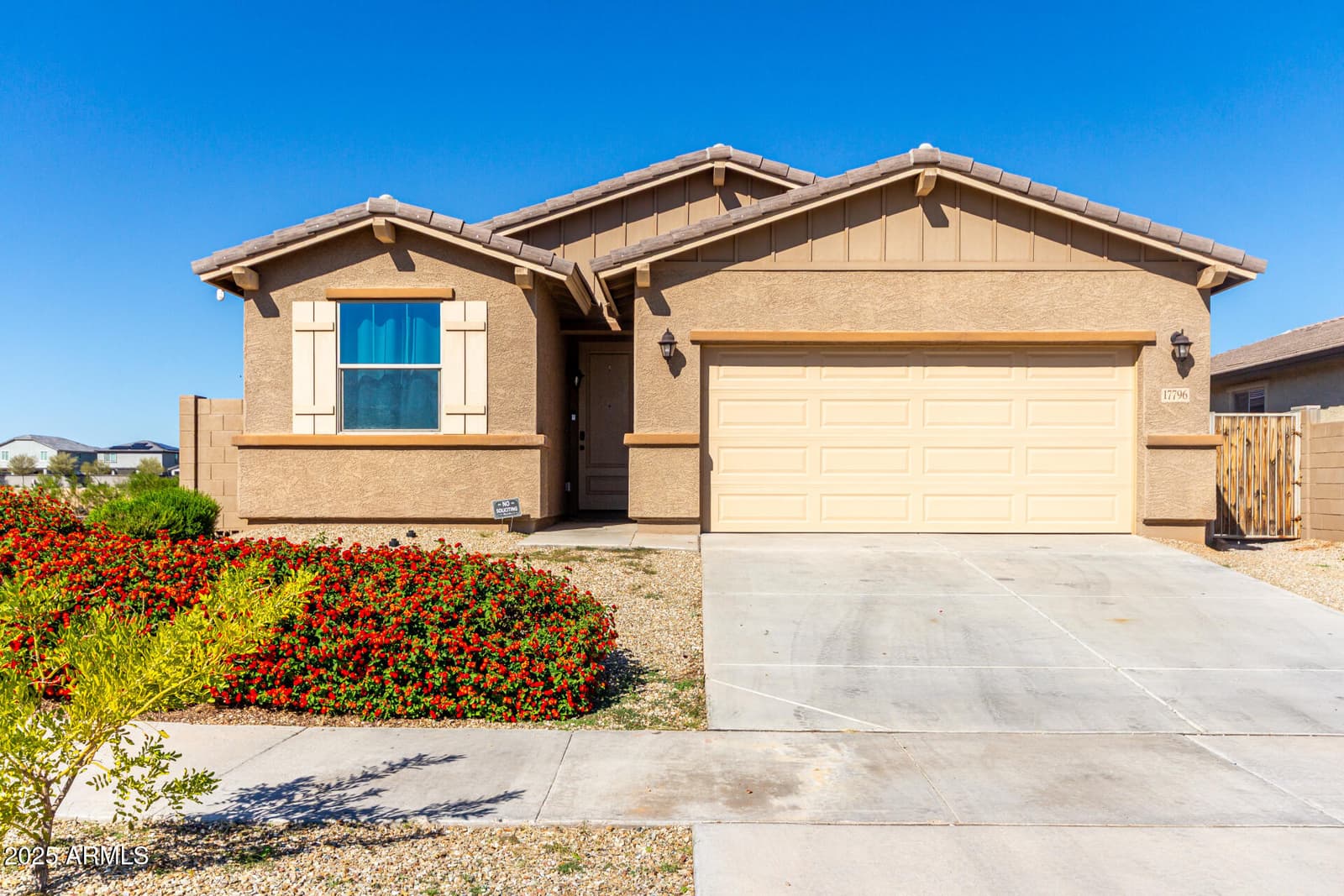 17796 W ROBIN Lane, Surprise, AZ 85387 — photo 2 of 38