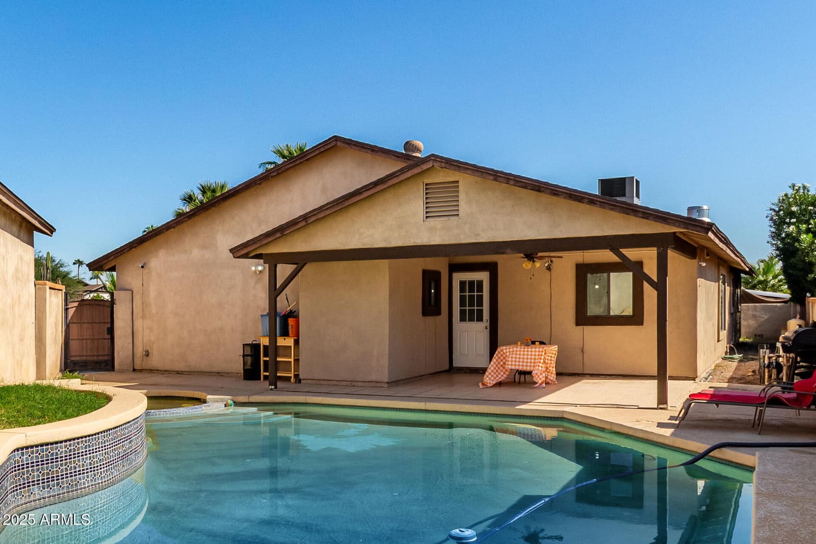 8611 E GARFIELD Street, Scottsdale, AZ 85257