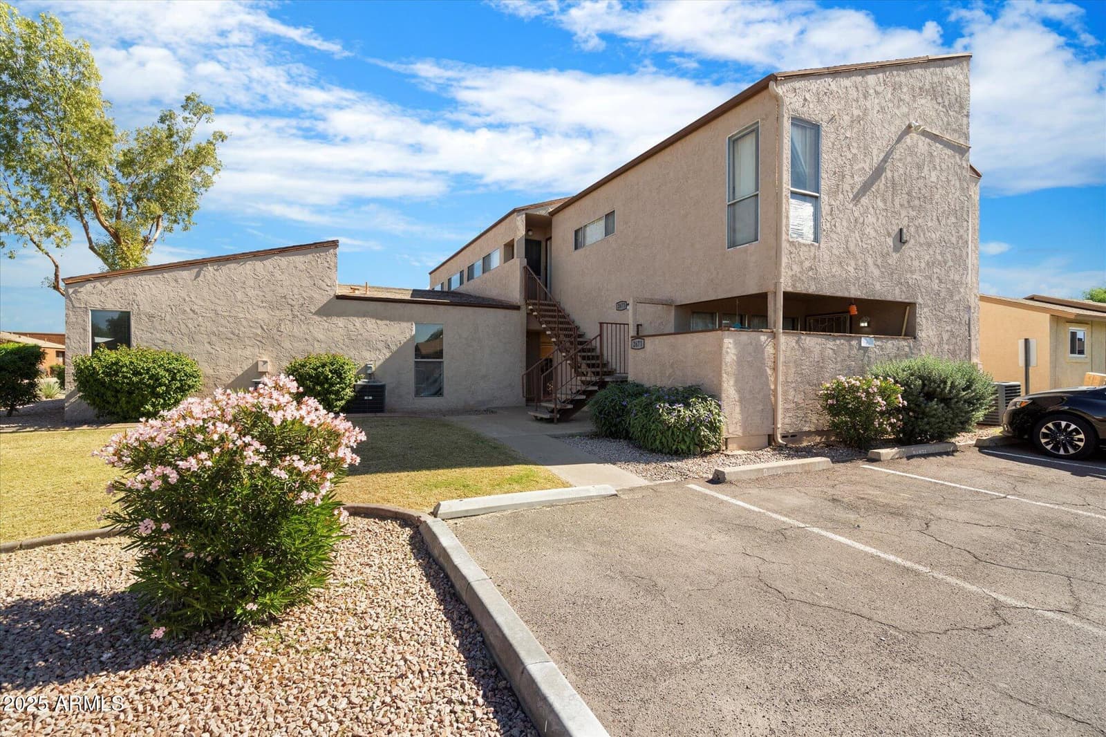 2673 E OAKLEAF Drive, Tempe, AZ 85288 — photo 2 of 20