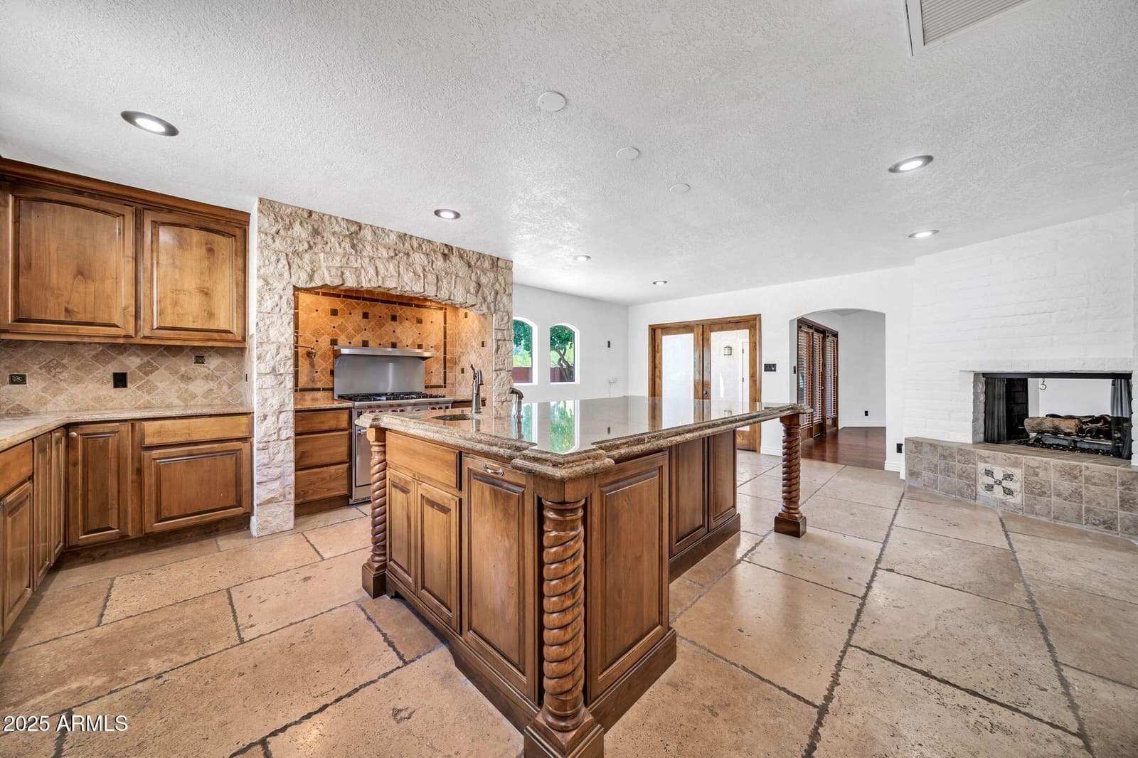 7351 E Keim Drive, Scottsdale, AZ 85250 — photo 9 of 61