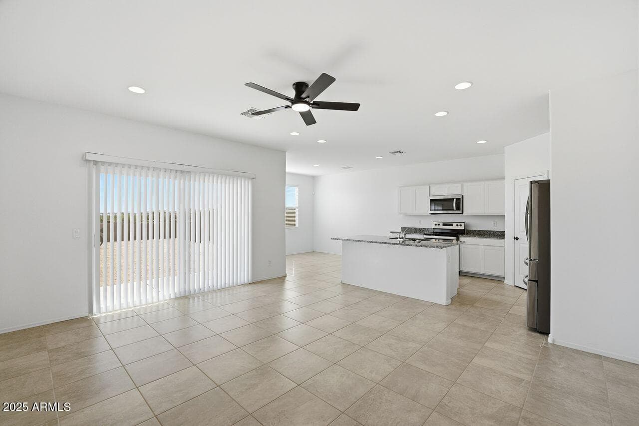 1139 W SAND CANYON Court, Casa Grande, AZ 85122 — photo 6 of 40