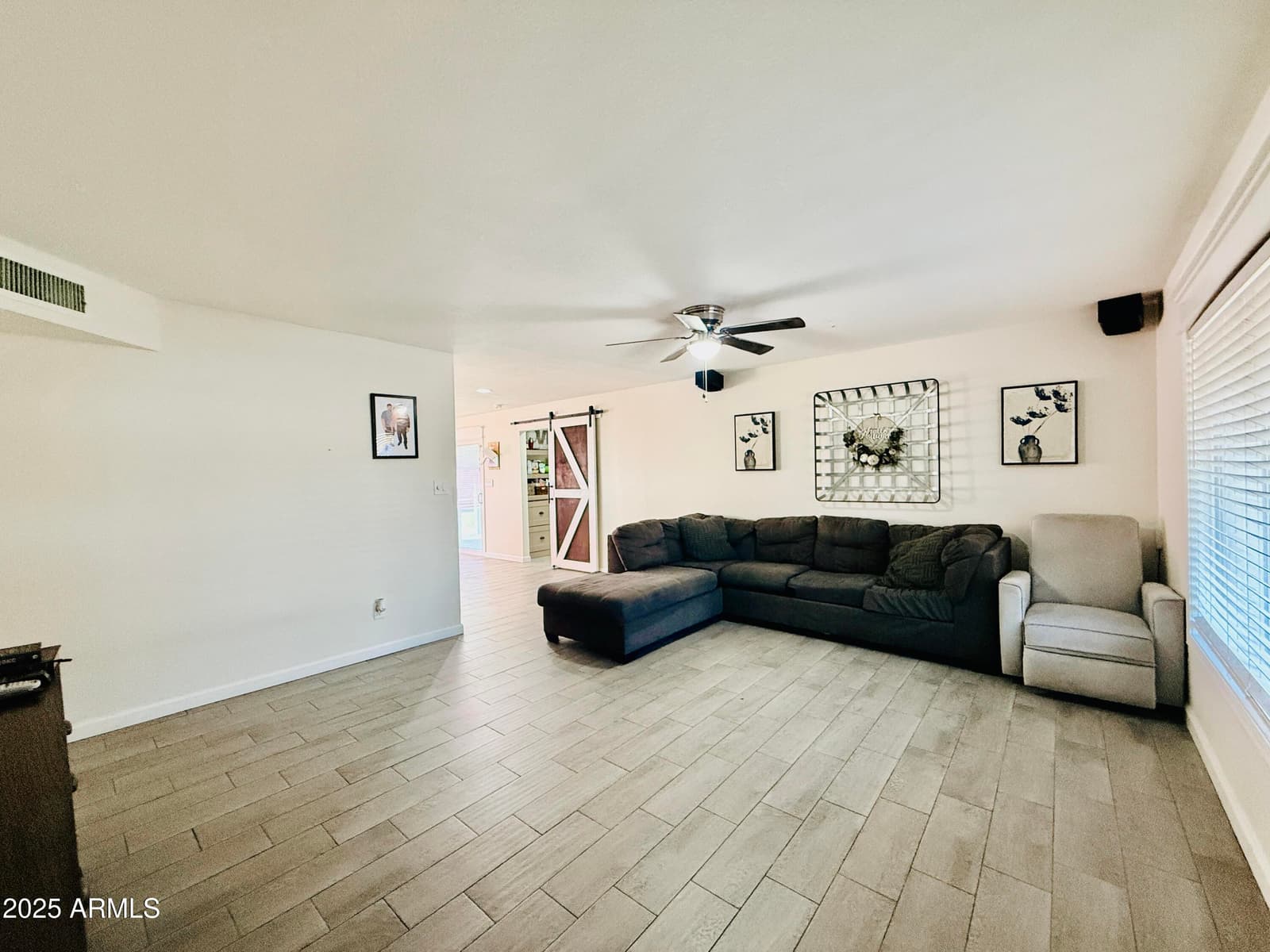 1555 W NARANJA Avenue, Mesa, AZ 85202 — photo 4 of 19