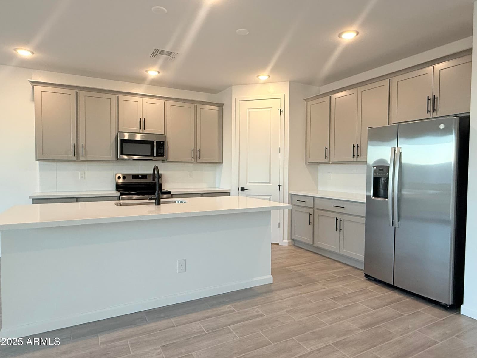 2487 E ROLLING PRAIRIE Lane, San Tan Valley, AZ 85140 — photo 10 of 45