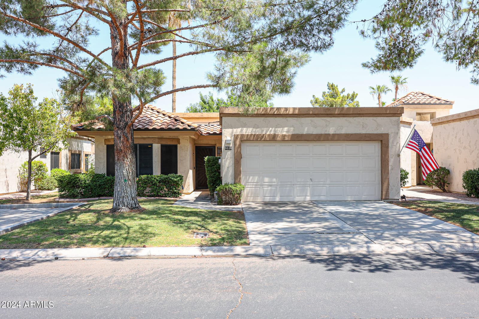 9118 W TOPEKA Drive, Peoria, AZ 85382 — photo 3 of 23
