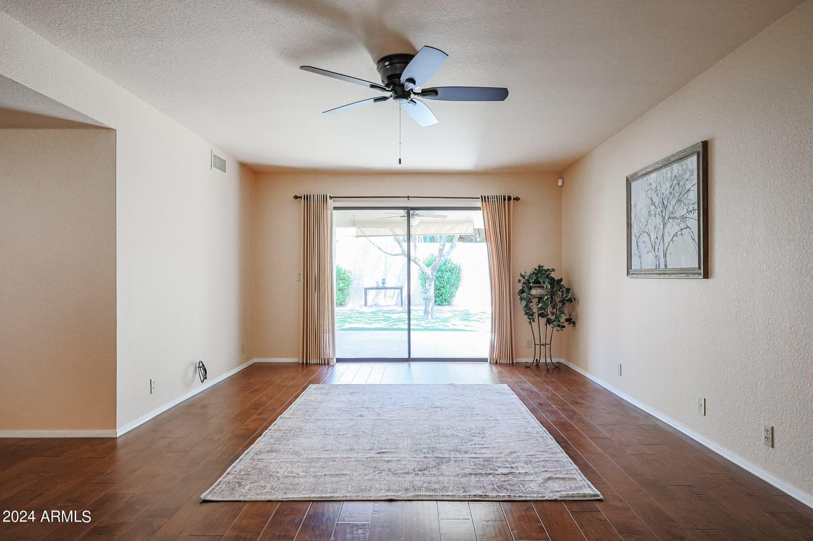 9118 W TOPEKA Drive, Peoria, AZ 85382 — photo 6 of 23