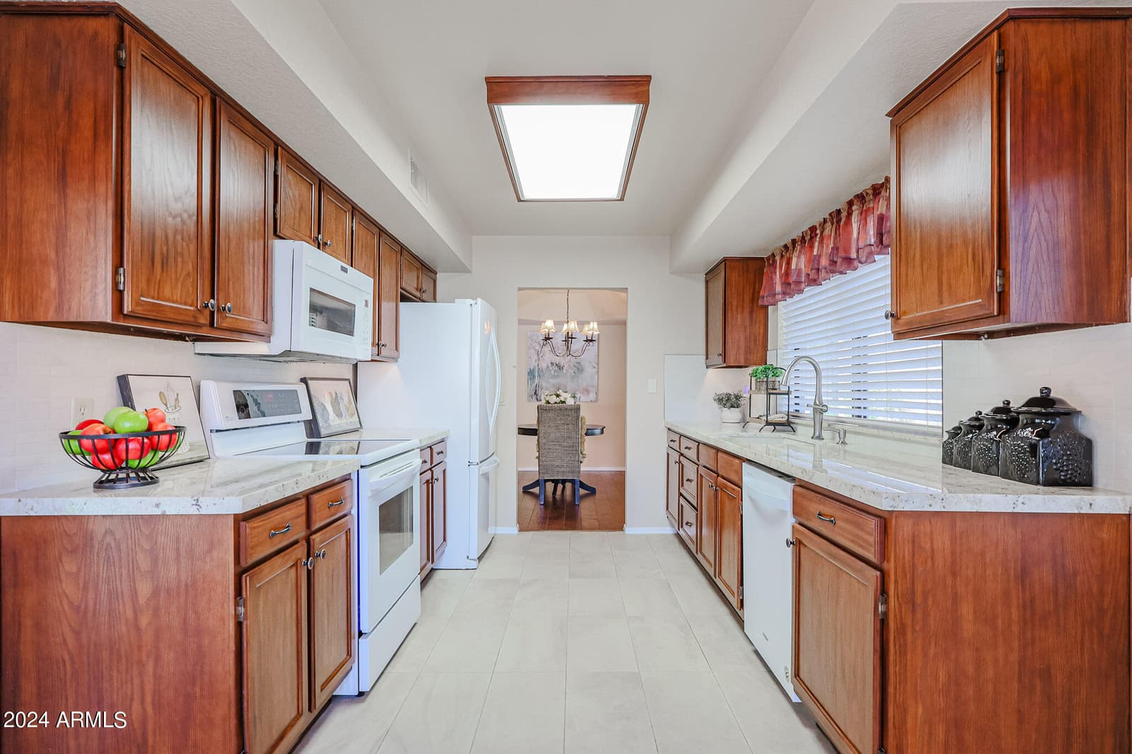 9118 W TOPEKA Drive, Peoria, AZ 85382 — photo 10 of 23