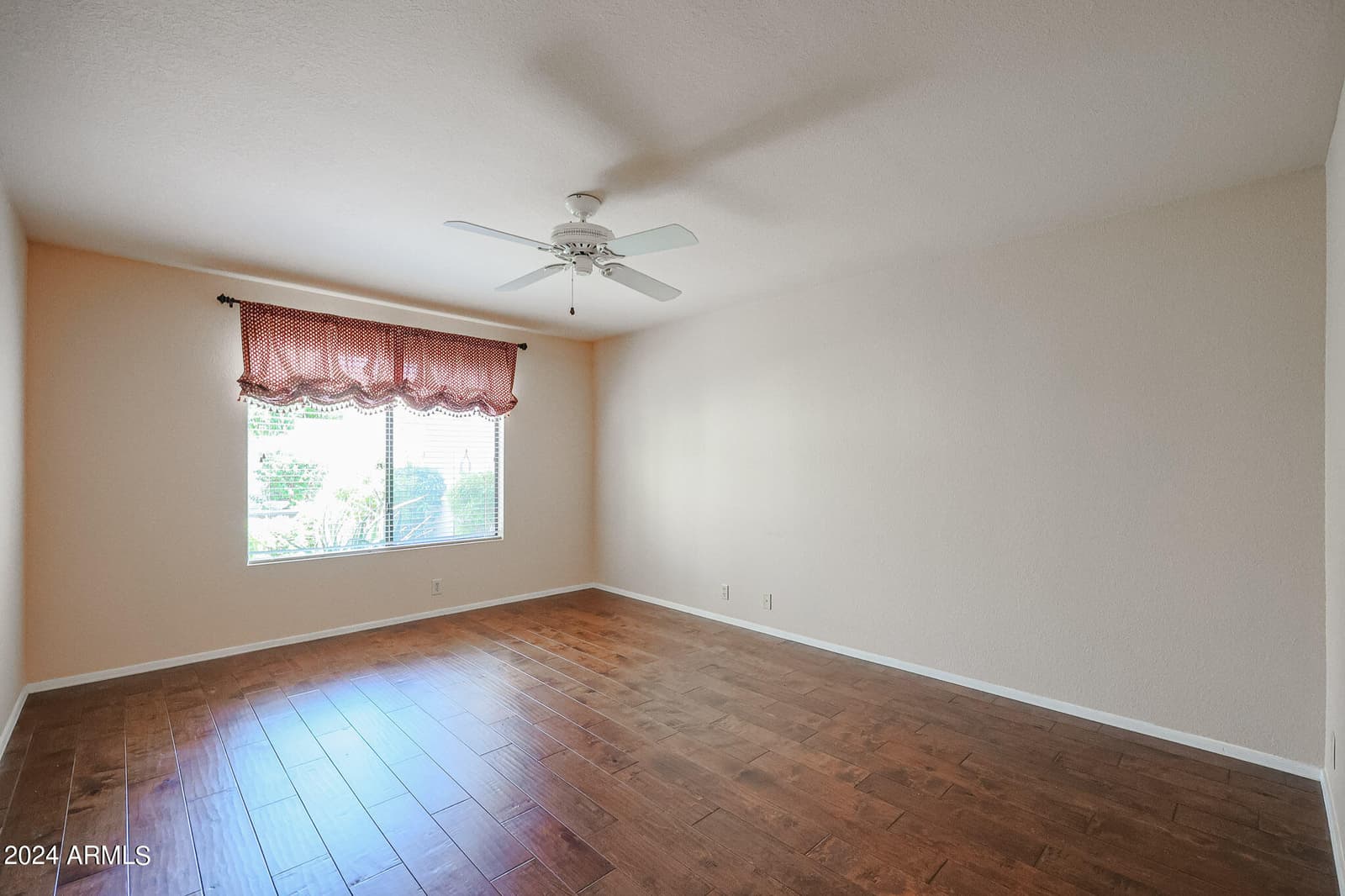 9118 W TOPEKA Drive, Peoria, AZ 85382 — photo 14 of 23