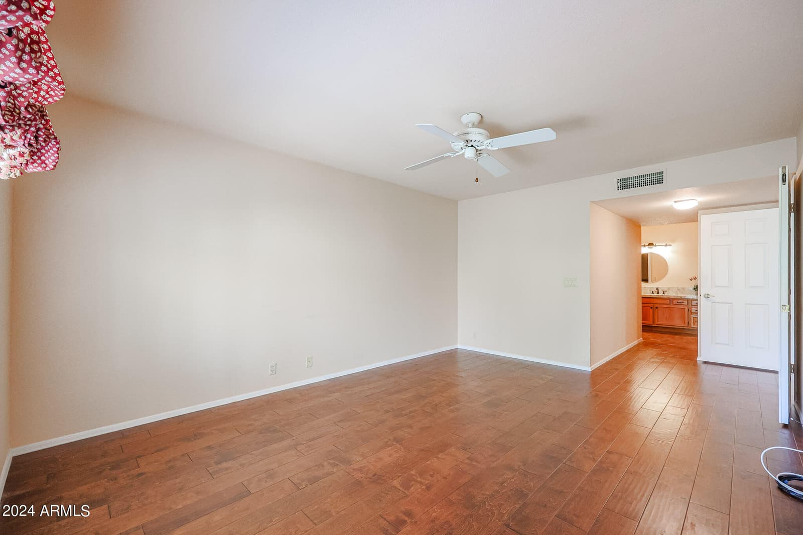 9118 W TOPEKA Drive, Peoria, AZ 85382 — photo 15 of 23