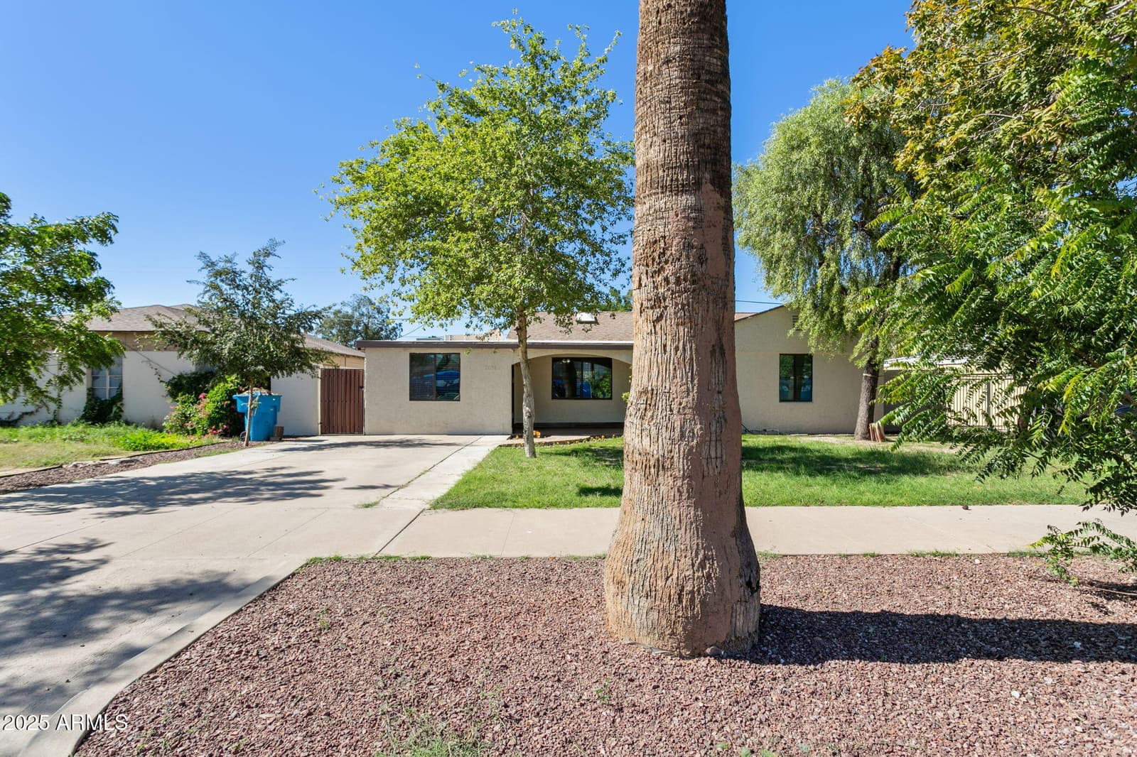 2636 N DAYTON Street, Phoenix, AZ 85006 — photo 3 of 40