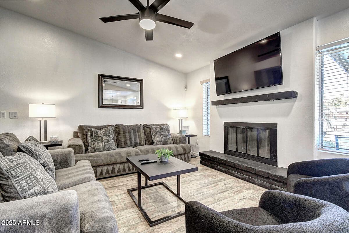 4524 E KELTON Lane, Phoenix, AZ 85032 — photo 13 of 40