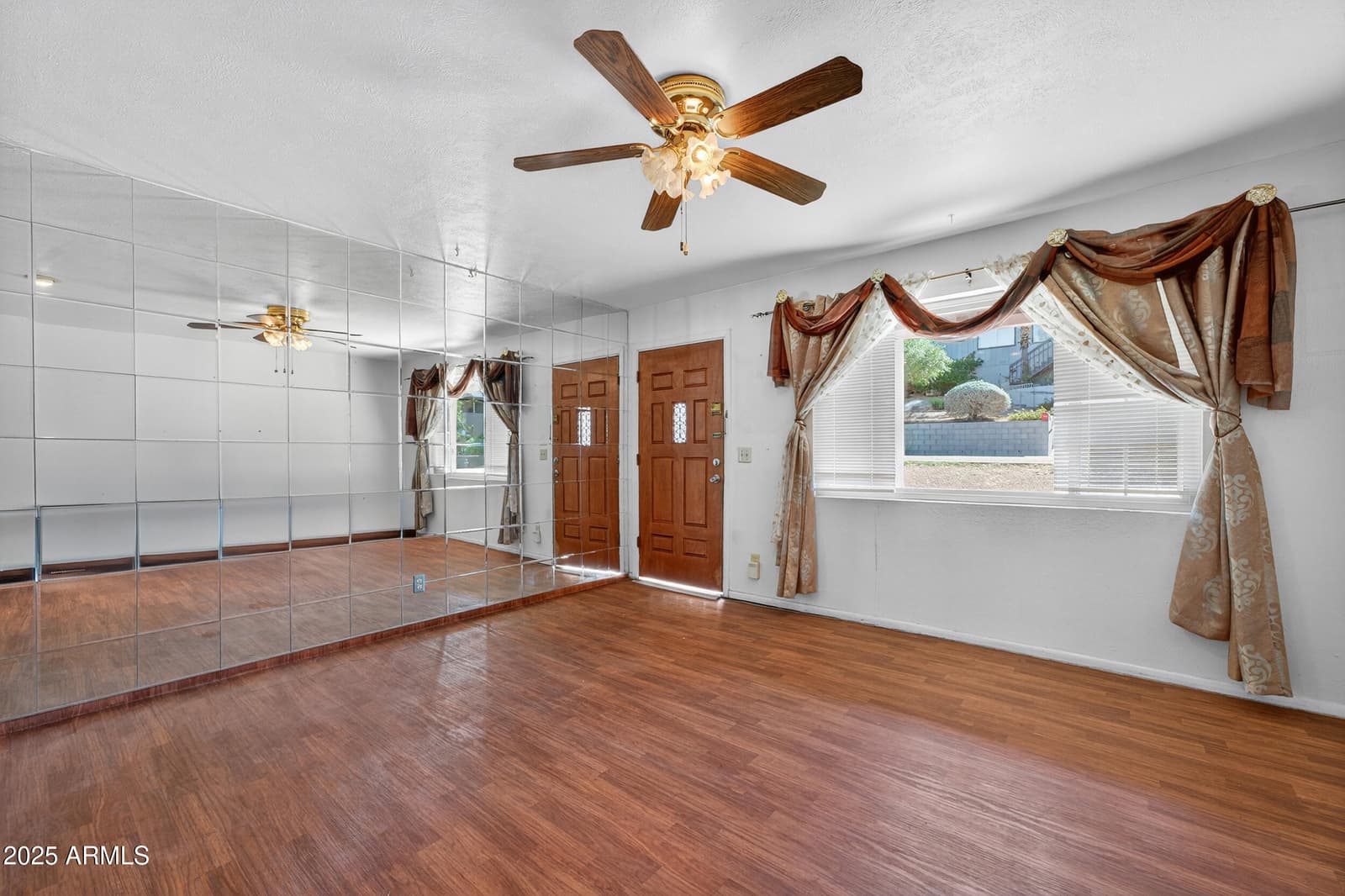 1114 E ORCHID Lane, Phoenix, AZ 85020 — photo 3 of 28