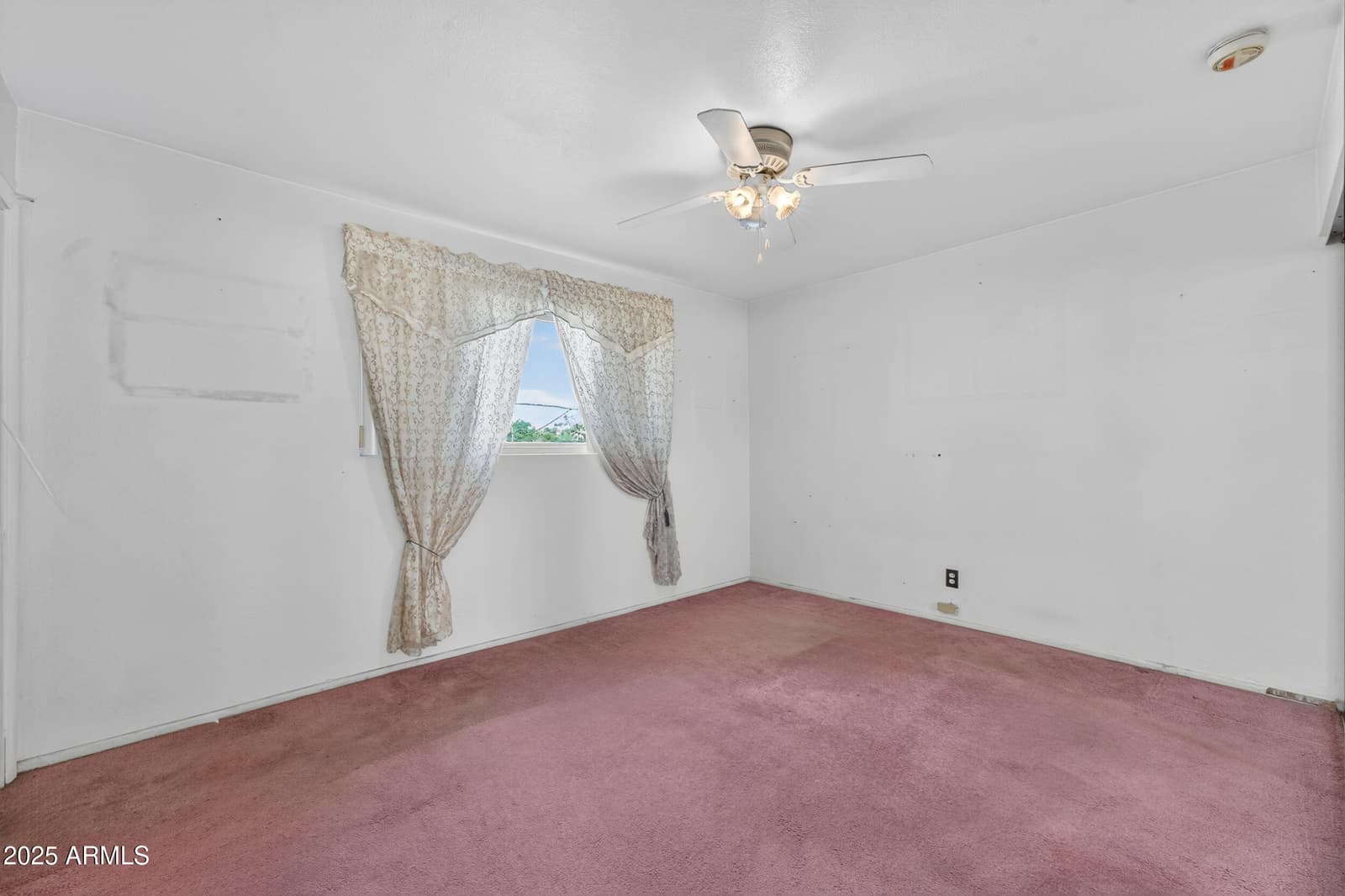1114 E ORCHID Lane, Phoenix, AZ 85020 — photo 11 of 28