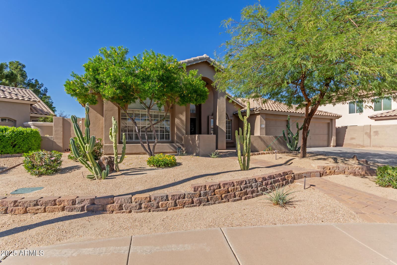 810 N LOS ALTOS Drive, Chandler, AZ 85224 — photo 3 of 40