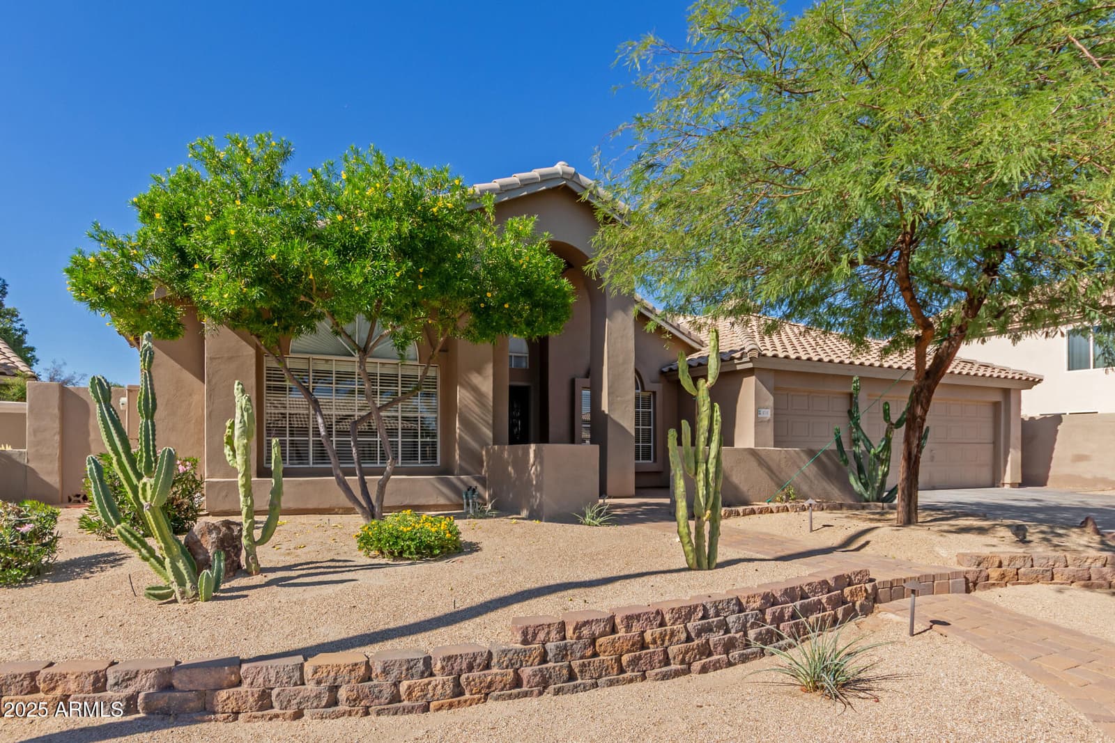 810 N LOS ALTOS Drive, Chandler, AZ 85224 — photo 4 of 40