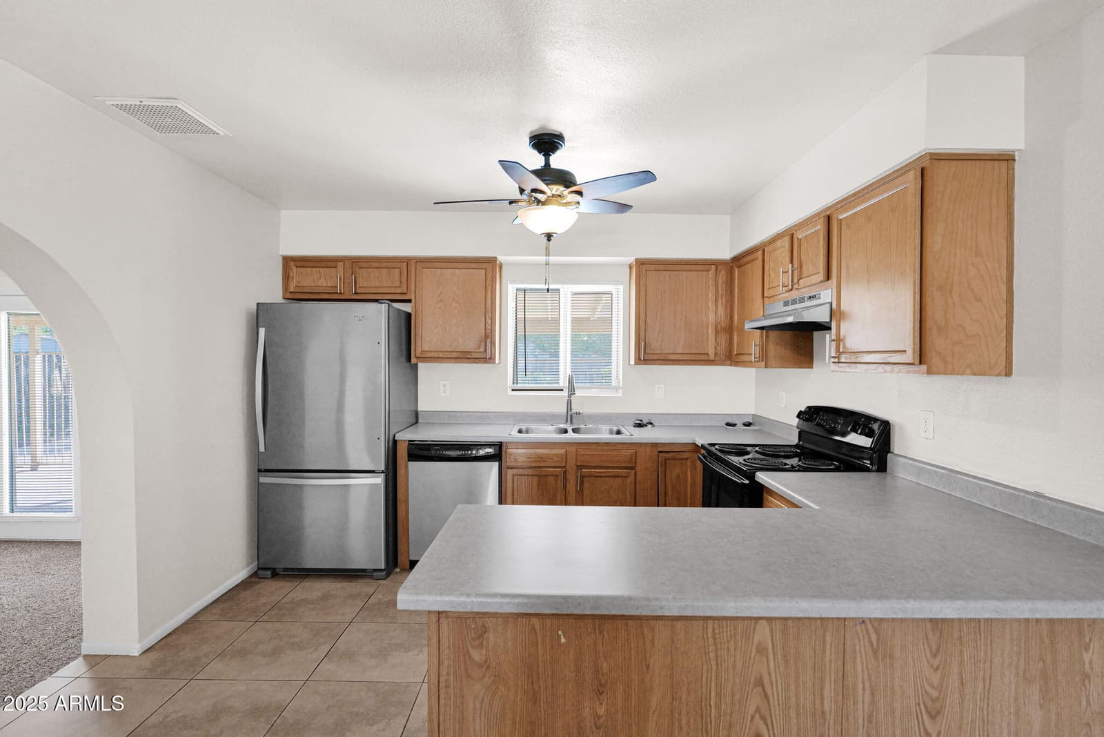 7221 W VIRGINIA Avenue, Phoenix, AZ 85035 — photo 9 of 33
