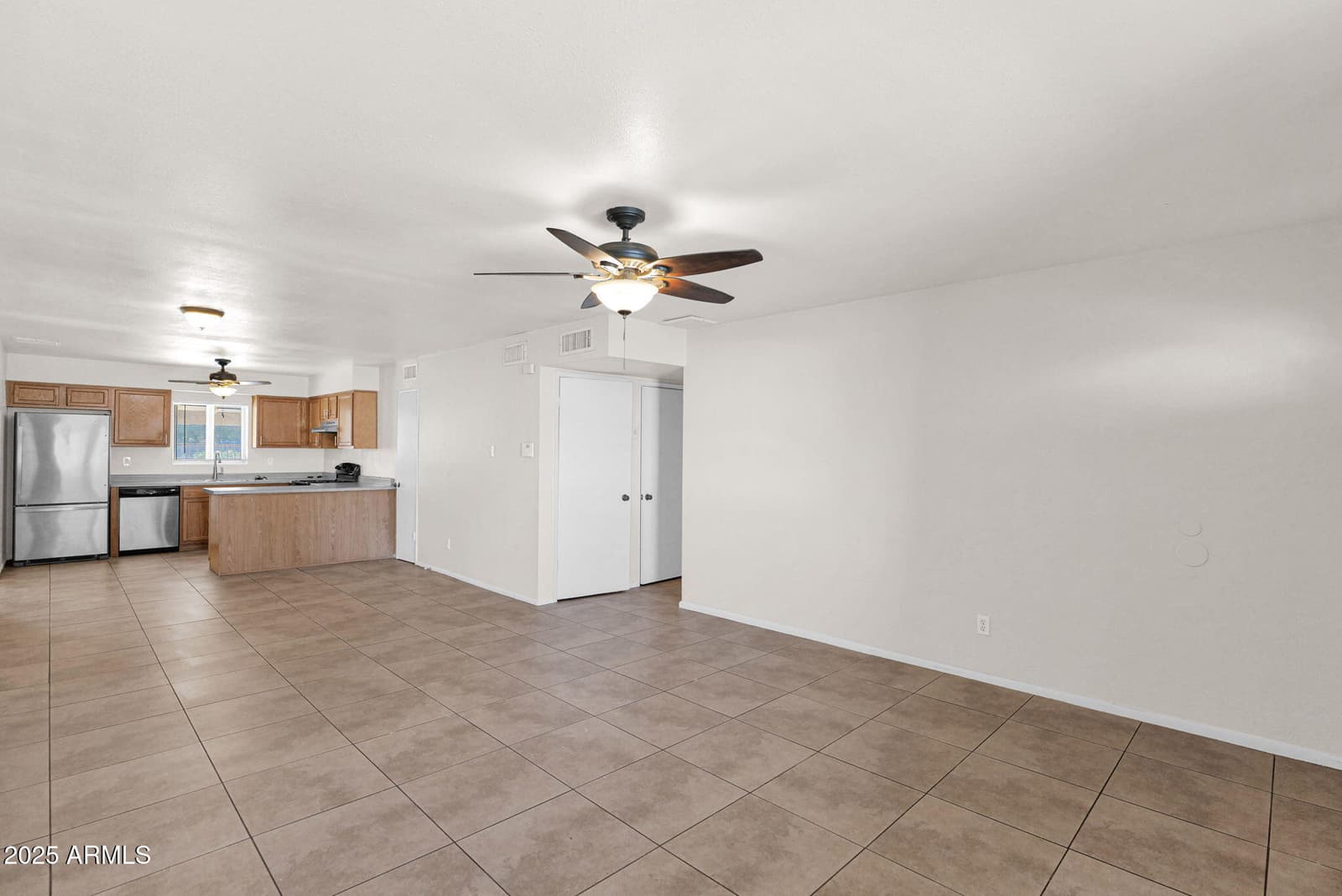 7221 W VIRGINIA Avenue, Phoenix, AZ 85035 — photo 5 of 33