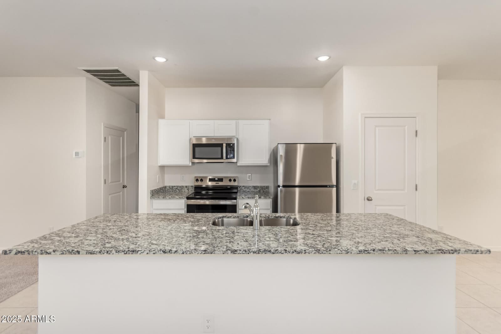 47662 W MELLEN Lane, Maricopa, AZ 85139 — photo 5 of 33