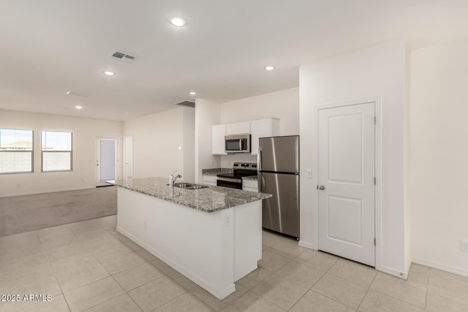 47662 W MELLEN Lane, Maricopa, AZ 85139 — photo 4 of 33