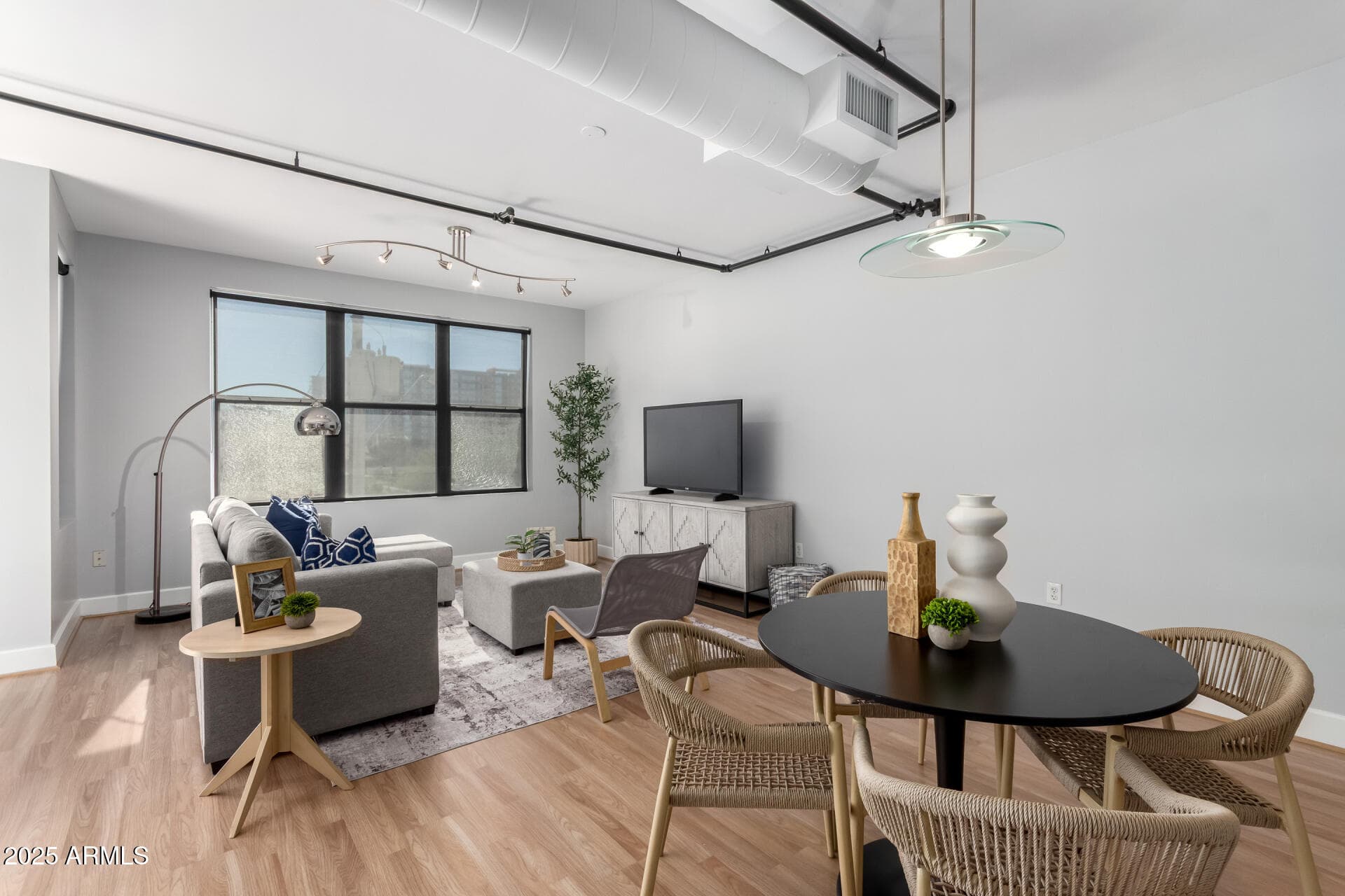 1326 N CENTRAL Avenue 307, Phoenix, AZ 85004 — photo 4 of 33