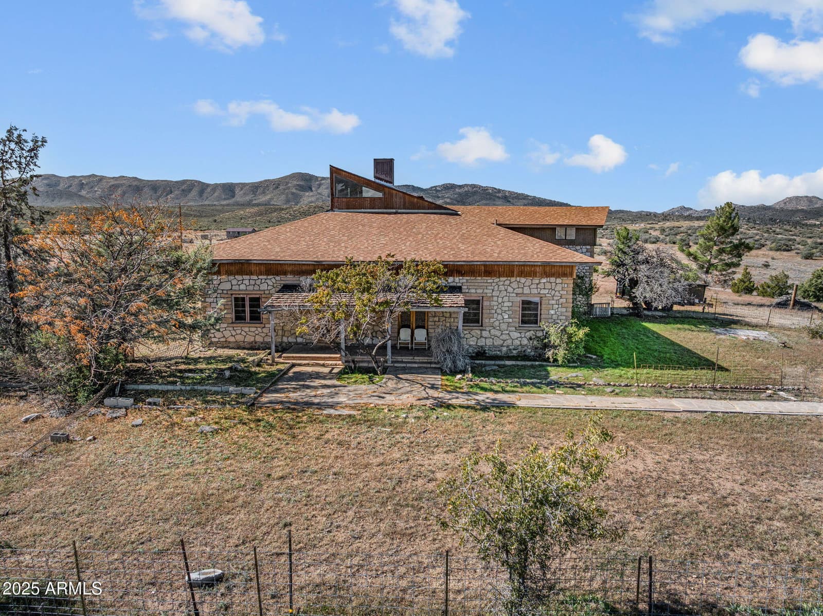 16057 S SICKLES RANCH Road, Peeples Valley, AZ 86332 — photo 4 of 39