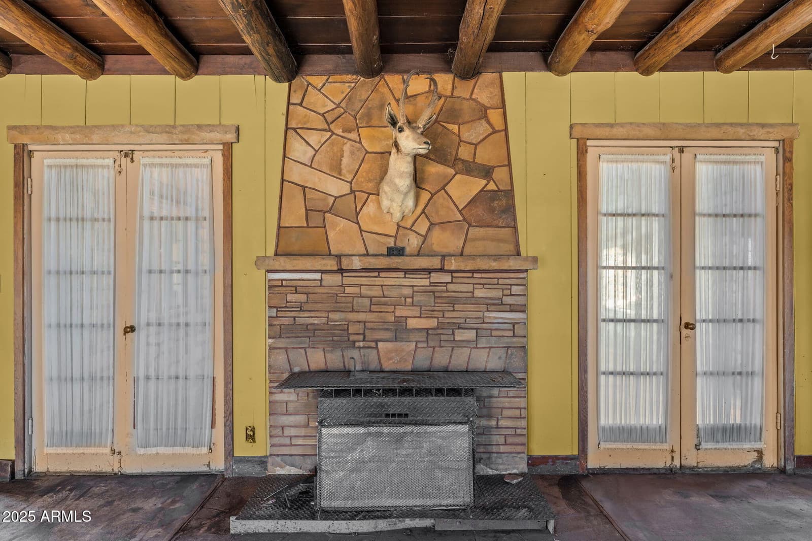 16057 S SICKLES RANCH Road, Peeples Valley, AZ 86332 — photo 17 of 39