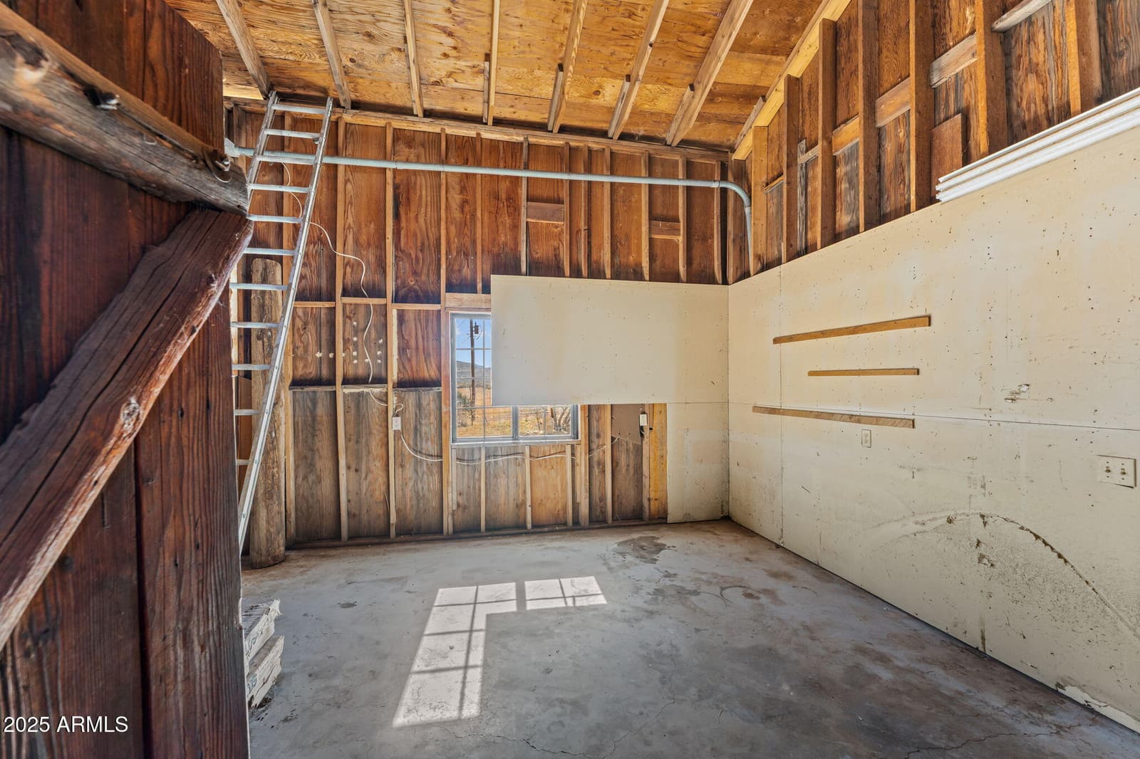 16057 S SICKLES RANCH Road, Peeples Valley, AZ 86332 — photo 24 of 39