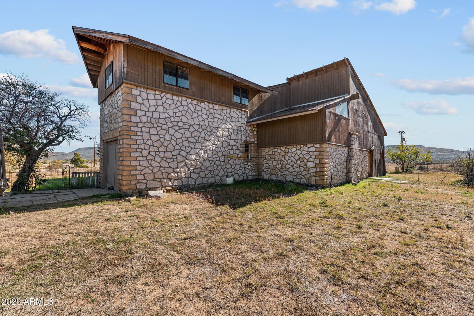 16057 S SICKLES RANCH Road, Peeples Valley, AZ 86332 — photo 26 of 39