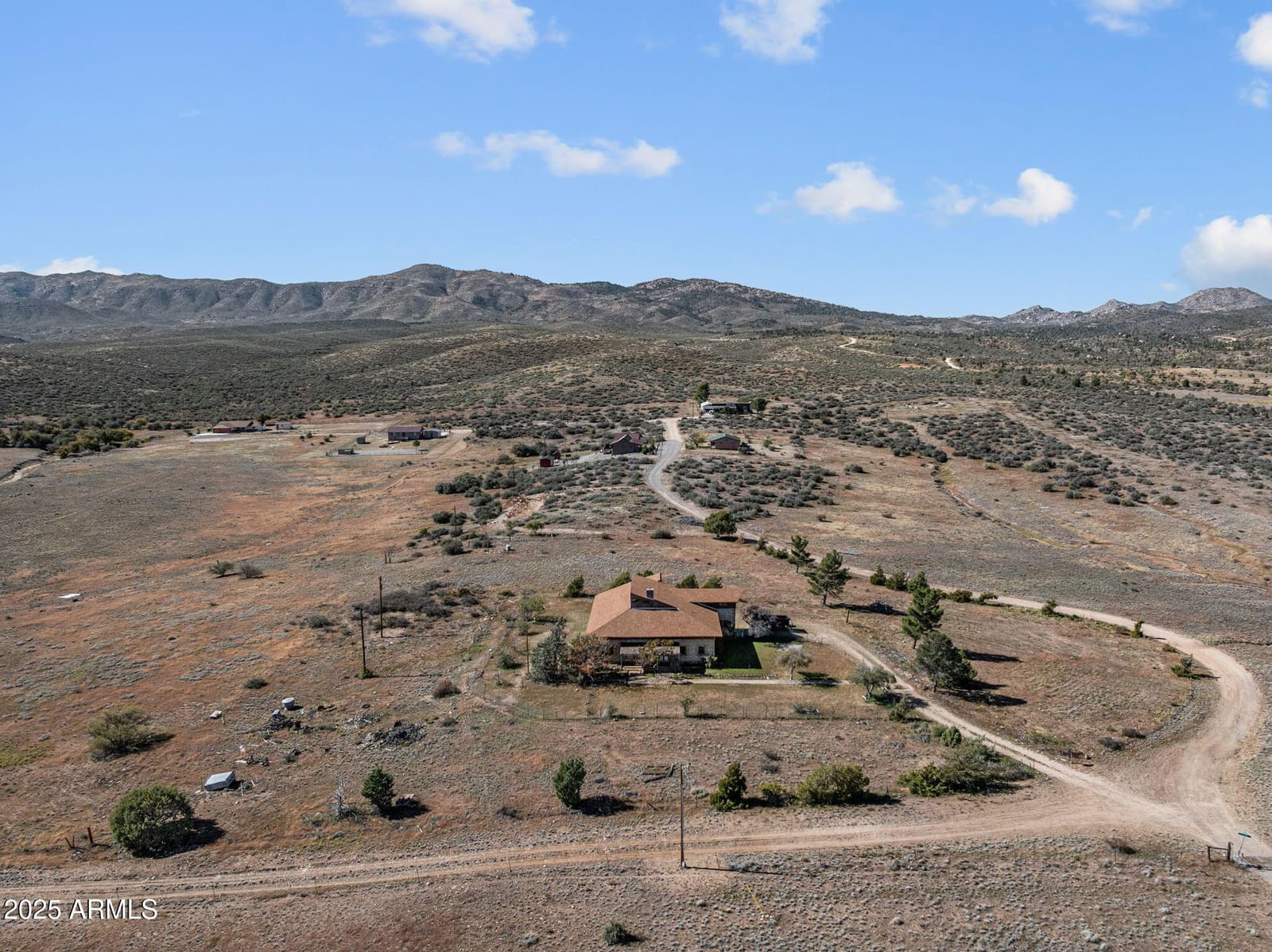 16057 S SICKLES RANCH Road, Peeples Valley, AZ 86332 — photo 33 of 39