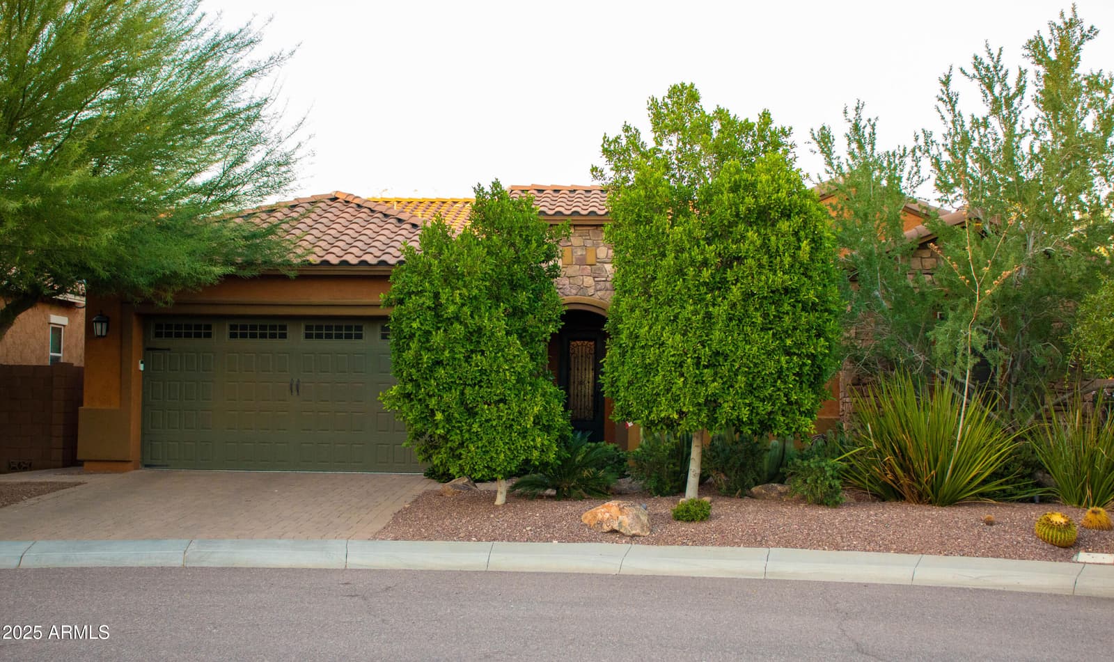 2508 W DESERT MARIGOLD Drive, Phoenix, AZ 85085 — photo 7 of 64